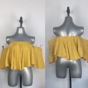 3/$15 Yellow boho cold cold shoulder feminine flower top size medium